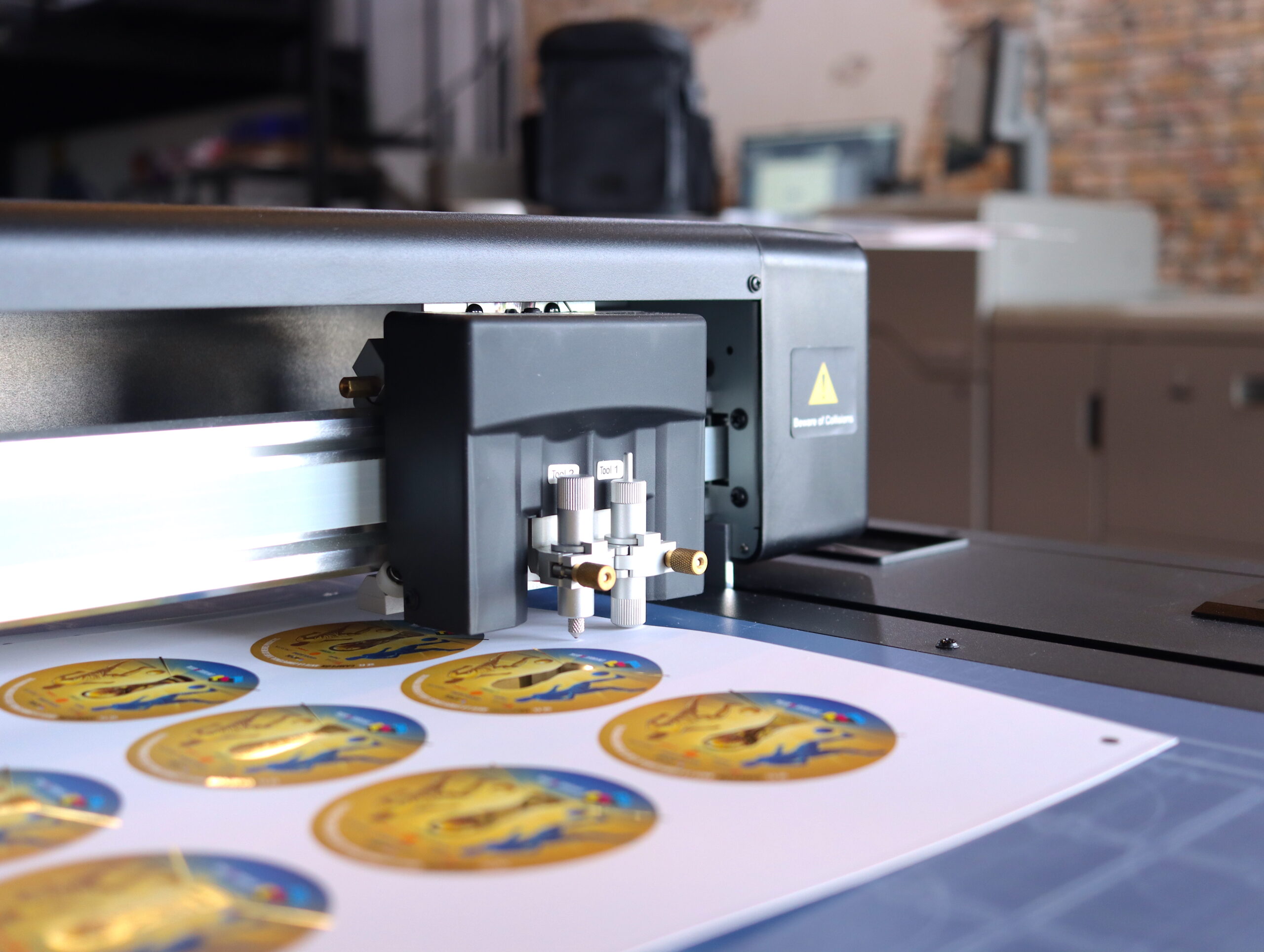 Diseño de cajas personalizadas con corte digital