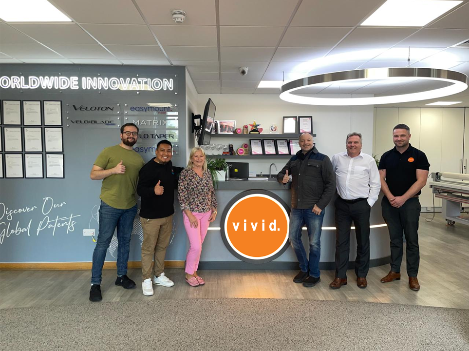 Nos capacitamos en Europa con nuestras marcas: Komfi, Vivid e Intec