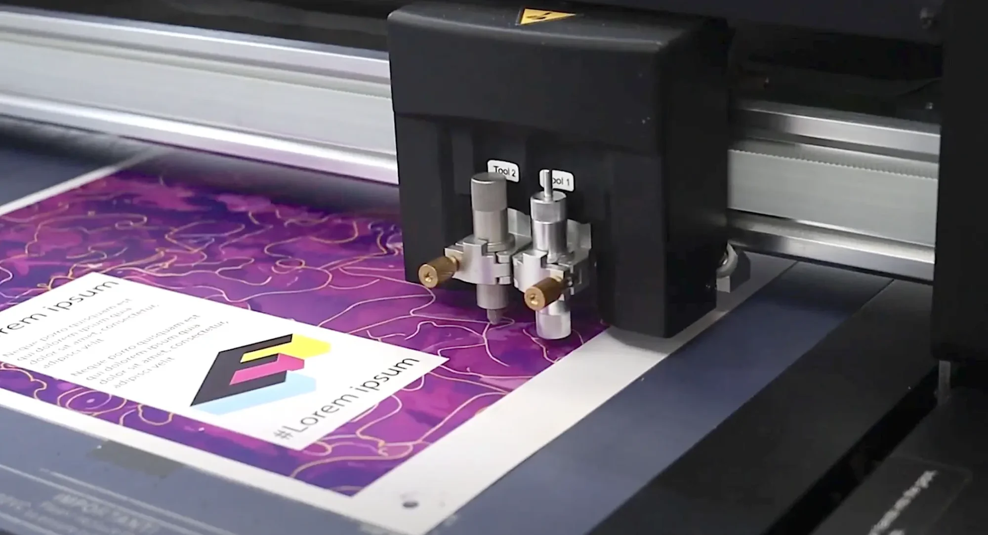 Mesas de corte y Suajadoras digitales para impresion digital, empaques, caja y estampas